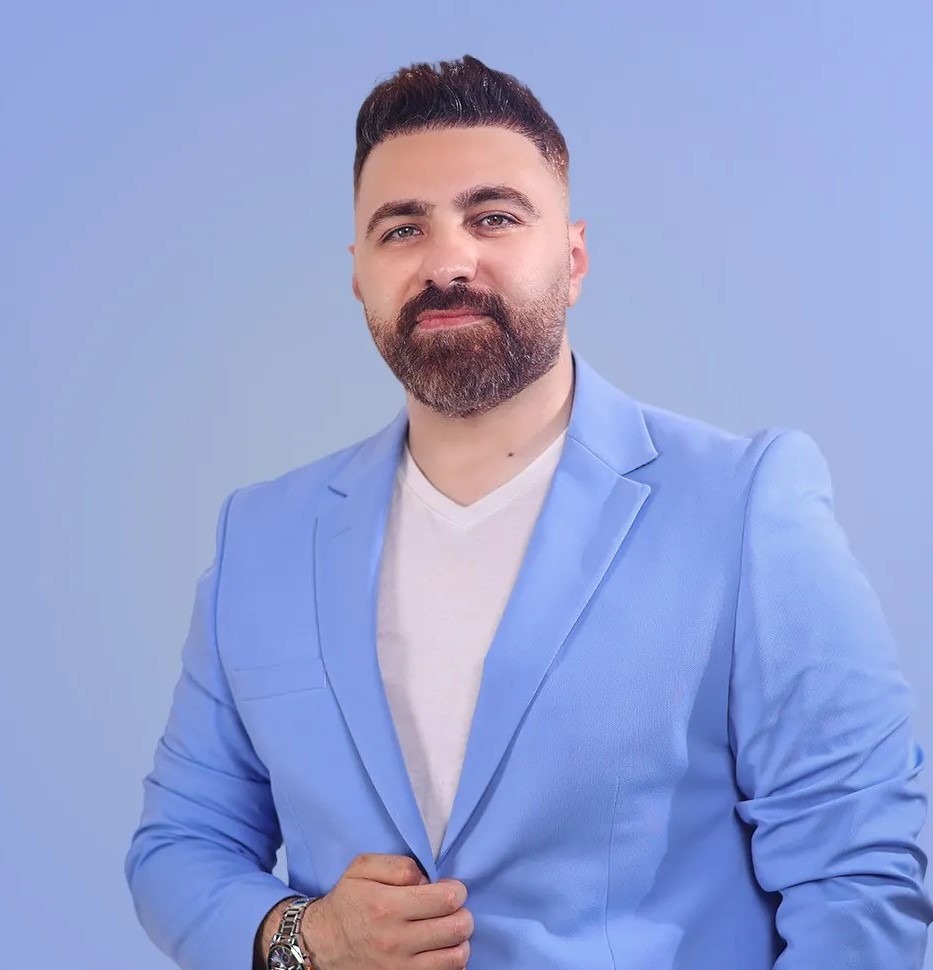 الإعلامي حسام نجم